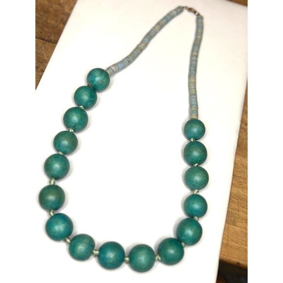 wOODEN Beaded Necklace With Large Green Beads & Blue Accents 20 Inches Long - Picture 1 of 8